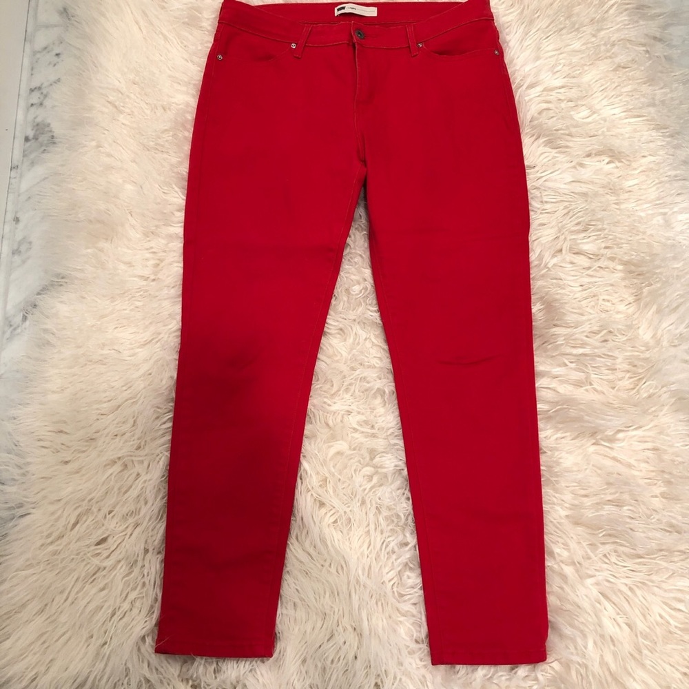 Levi’s red legging jean, waist size 33 inches